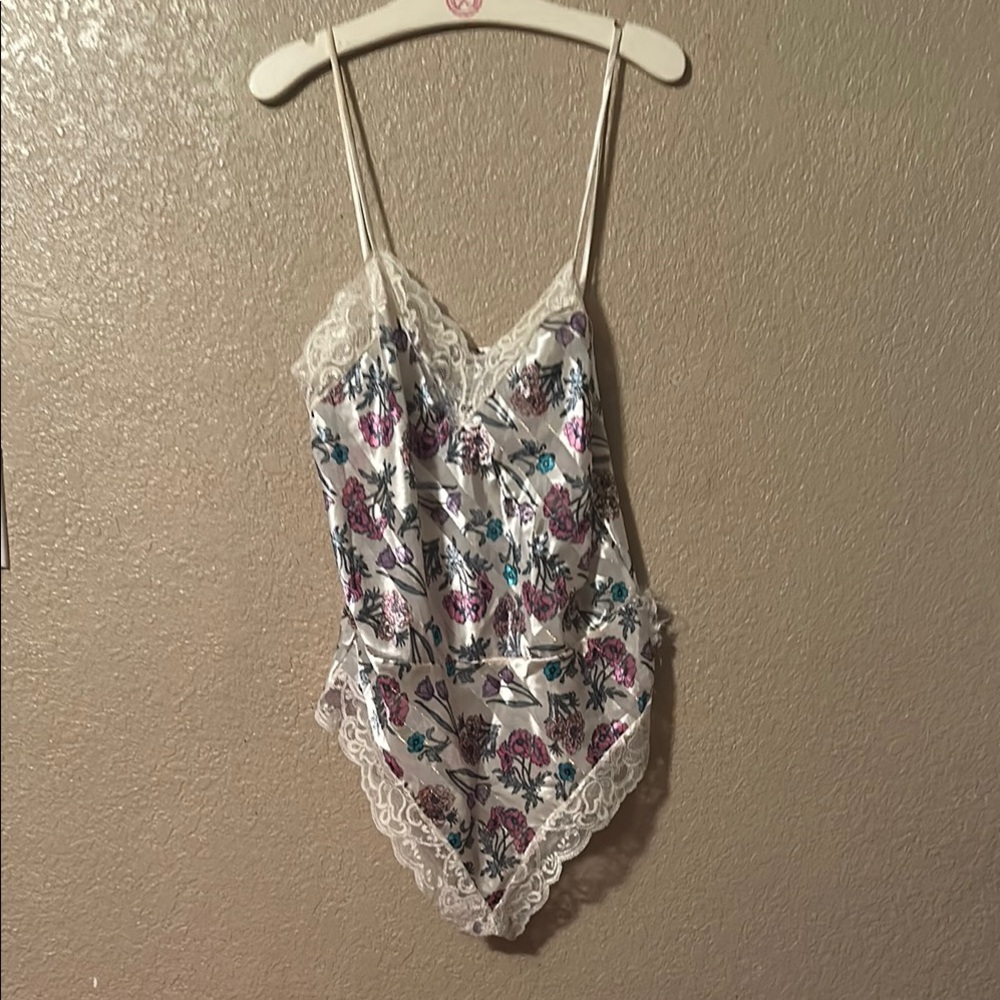 Floral Lace Trim Cami floral bodysuit small